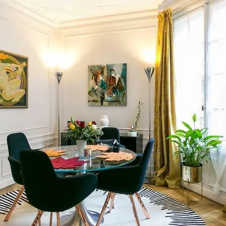 Spectacular Flat For 2p Close To Champs Elysees Appartamento